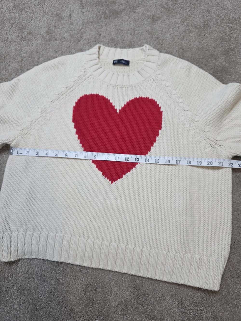 Gap Cream & Red Heart Intarsia Knit Oversized Cropped Sweater – Size Small (S) - Picture 11 of 14